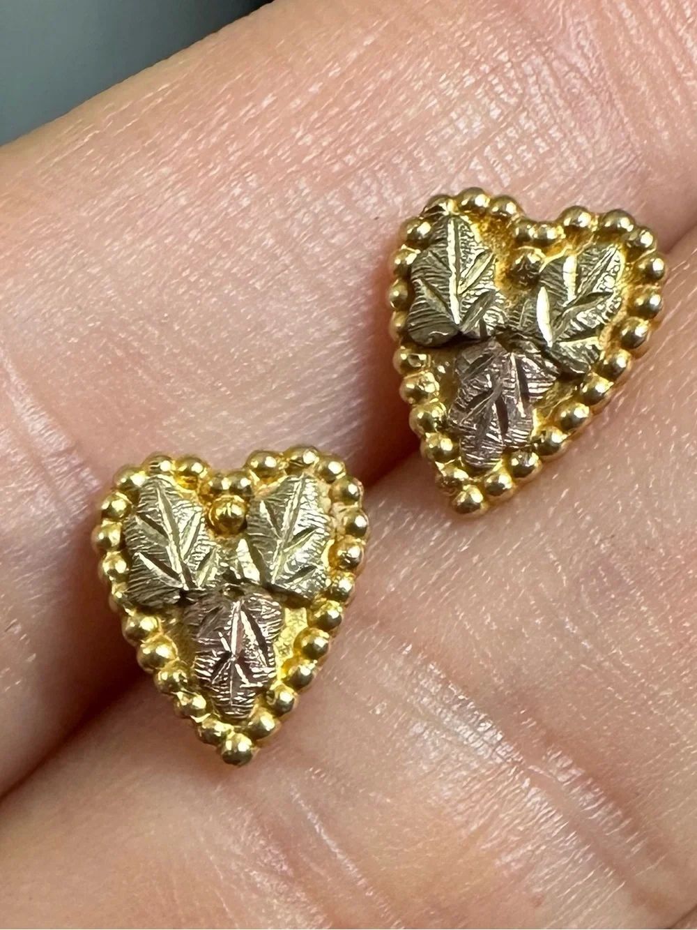 10K Black Hills Gold Tri-Tone Heart Shape Leaf Stud Earrings Stamped